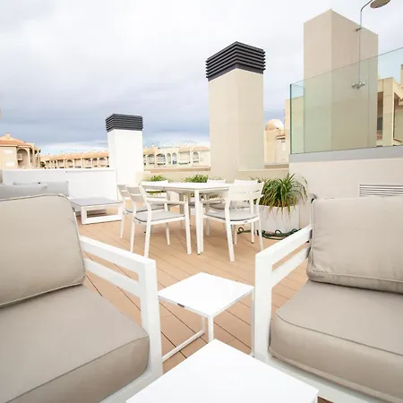 Luxury Penthouse With Private Pool شقة