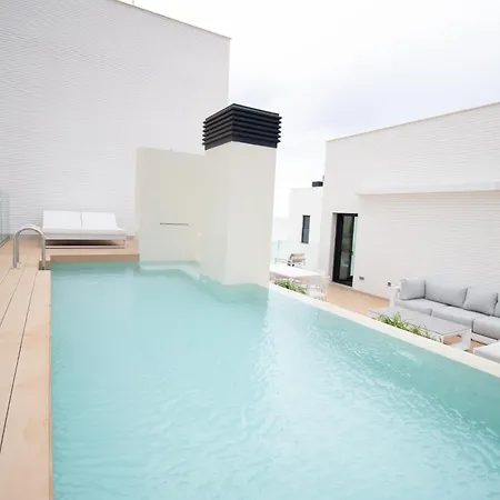 Luxury Penthouse With Private Pool إل كامبيلو